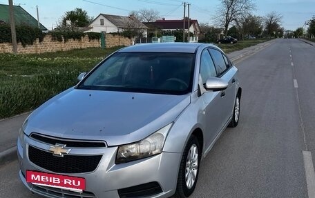 Chevrolet Cruze II, 2012 год, 550 000 рублей, 3 фотография