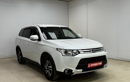 Mitsubishi Outlander III рестайлинг 3, 2014 год, 1 495 000 рублей, 3 фотография