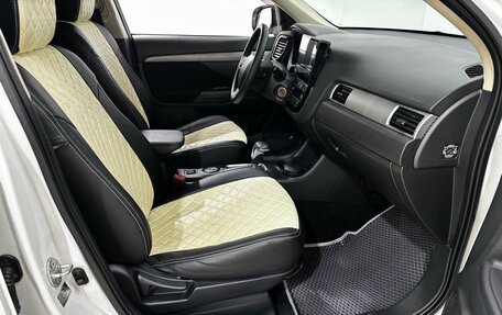 Mitsubishi Outlander III рестайлинг 3, 2014 год, 1 495 000 рублей, 16 фотография
