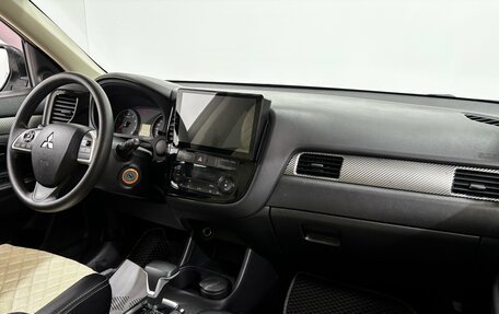 Mitsubishi Outlander III рестайлинг 3, 2014 год, 1 495 000 рублей, 15 фотография