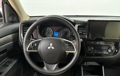 Mitsubishi Outlander III рестайлинг 3, 2014 год, 1 495 000 рублей, 14 фотография