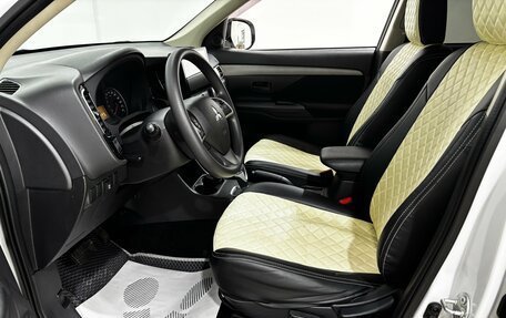 Mitsubishi Outlander III рестайлинг 3, 2014 год, 1 495 000 рублей, 12 фотография