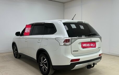 Mitsubishi Outlander III рестайлинг 3, 2014 год, 1 495 000 рублей, 8 фотография