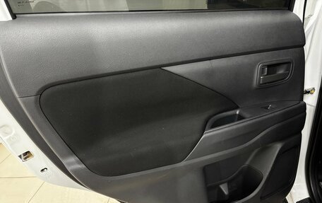 Mitsubishi Outlander III рестайлинг 3, 2014 год, 1 495 000 рублей, 17 фотография