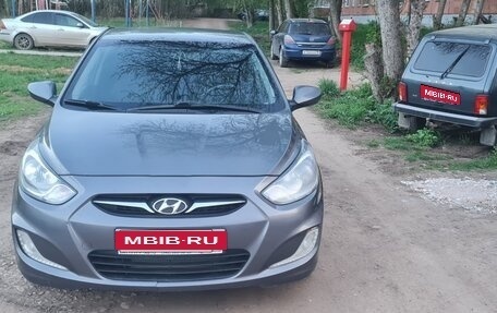 Hyundai Solaris II рестайлинг, 2013 год, 650 000 рублей, 1 фотография