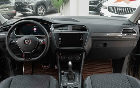 Volkswagen Tiguan II, 2018 год, 2 350 000 рублей, 11 фотография