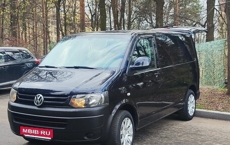 Volkswagen Caravelle T5, 2014 год, 1 570 000 рублей, 3 фотография
