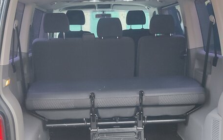 Volkswagen Caravelle T5, 2014 год, 1 570 000 рублей, 9 фотография