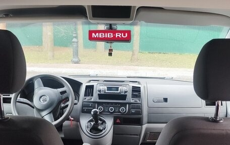 Volkswagen Caravelle T5, 2014 год, 1 570 000 рублей, 13 фотография