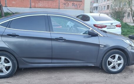 Hyundai Solaris II рестайлинг, 2013 год, 650 000 рублей, 3 фотография