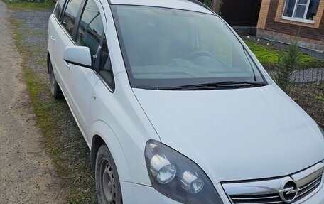 Opel Zafira B, 2011 год, 520 000 рублей, 2 фотография