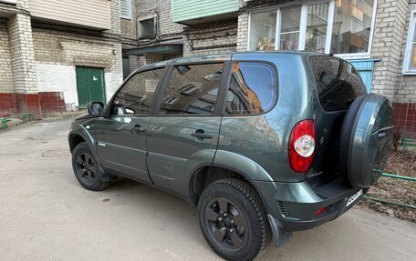 Chevrolet Niva I рестайлинг, 2011 год, 540 000 рублей, 2 фотография