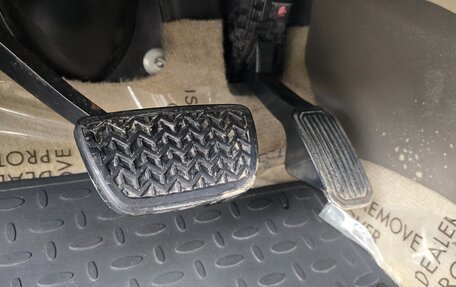 Toyota Land Cruiser Prado 120 рестайлинг, 2006 год, 4 950 000 рублей, 26 фотография