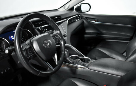 Toyota Camry, 2020 год, 2 690 000 рублей, 9 фотография