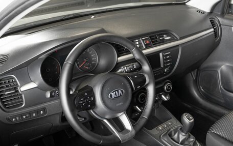 KIA Rio IV, 2018 год, 1 453 700 рублей, 5 фотография