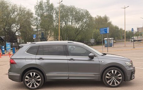 Volkswagen Tiguan II, 2018 год, 2 870 000 рублей, 5 фотография