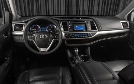 Toyota Highlander III, 2013 год, 2 839 000 рублей, 6 фотография