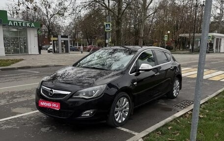 Opel Astra J, 2011 год, 660 000 рублей, 1 фотография