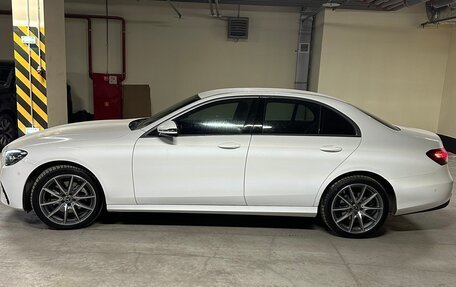Mercedes-Benz E-Класс, 2022 год, 4 900 000 рублей, 4 фотография