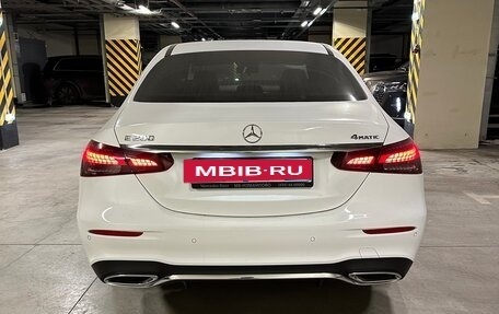 Mercedes-Benz E-Класс, 2022 год, 4 900 000 рублей, 3 фотография