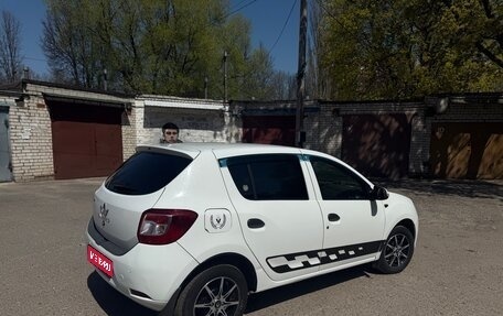 Renault Sandero II рестайлинг, 2016 год, 900 000 рублей, 1 фотография