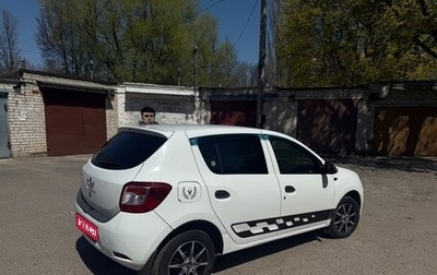 Renault Sandero II рестайлинг, 2016 год, 900 000 рублей, 1 фотография