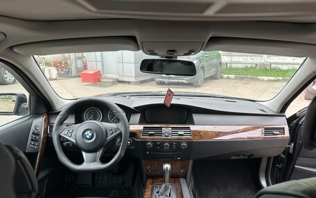 BMW 5 серия, 2006 год, 900 000 рублей, 8 фотография