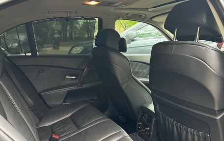 BMW 5 серия, 2006 год, 900 000 рублей, 12 фотография