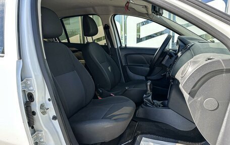 Renault Logan II, 2017 год, 540 000 рублей, 8 фотография