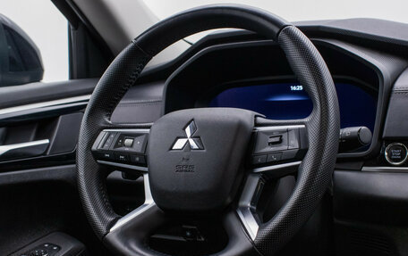 Mitsubishi Outlander, 2022 год, 3 500 000 рублей, 15 фотография