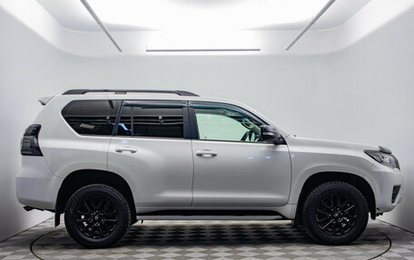 Toyota Land Cruiser Prado 150 рестайлинг 2, 2021 год, 6 280 000 рублей, 6 фотография