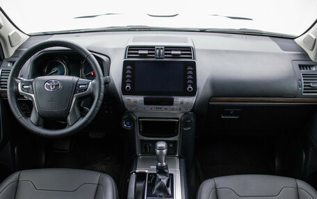 Toyota Land Cruiser Prado 150 рестайлинг 2, 2021 год, 6 280 000 рублей, 13 фотография