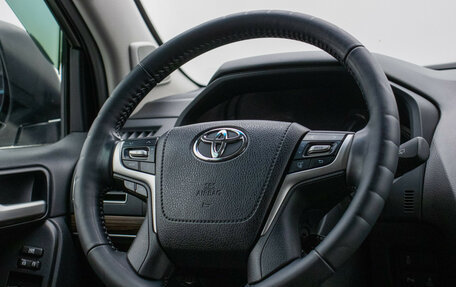 Toyota Land Cruiser Prado 150 рестайлинг 2, 2021 год, 6 280 000 рублей, 15 фотография