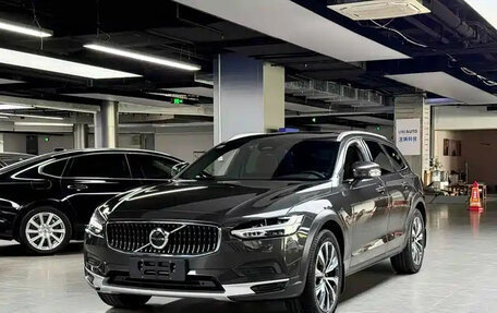 Volvo V90 Cross Country I рестайлинг, 2024 год, 5 262 000 рублей, 1 фотография