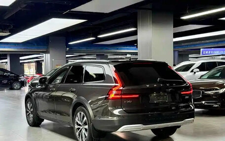 Volvo V90 Cross Country I рестайлинг, 2024 год, 5 262 000 рублей, 4 фотография