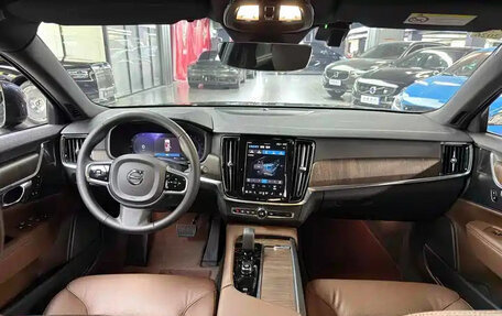 Volvo V90 Cross Country I рестайлинг, 2024 год, 5 262 000 рублей, 7 фотография