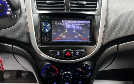 Hyundai Solaris II рестайлинг, 2011 год, 745 000 рублей, 20 фотография