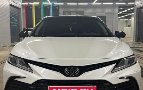 Toyota Camry, 2021 год, 3 800 000 рублей, 1 фотография
