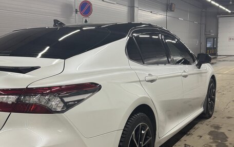 Toyota Camry, 2021 год, 3 800 000 рублей, 10 фотография