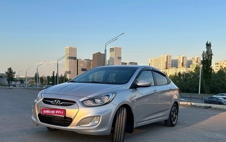 Hyundai Solaris II рестайлинг, 2011 год, 850 000 рублей, 1 фотография