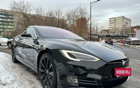 Tesla Model S I, 2020 год, 4 000 000 рублей, 2 фотография
