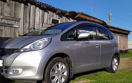 Honda Fit III, 2010 год, 670 000 рублей, 3 фотография