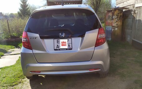 Honda Fit III, 2010 год, 670 000 рублей, 2 фотография