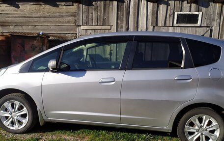 Honda Fit III, 2010 год, 670 000 рублей, 4 фотография