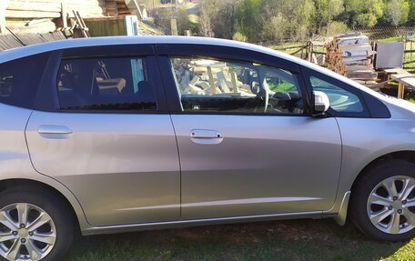 Honda Fit III, 2010 год, 670 000 рублей, 5 фотография