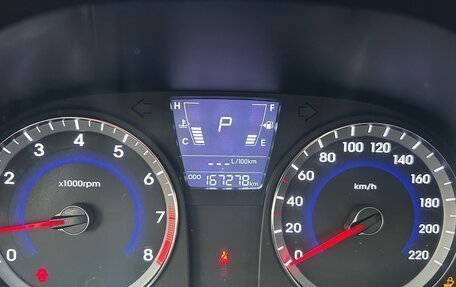Hyundai Solaris II рестайлинг, 2011 год, 850 000 рублей, 10 фотография