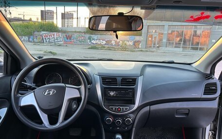 Hyundai Solaris II рестайлинг, 2011 год, 850 000 рублей, 8 фотография