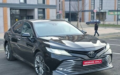 Toyota Camry, 2020 год, 2 390 000 рублей, 1 фотография