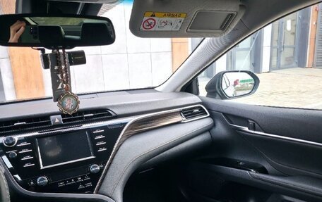 Toyota Camry, 2020 год, 2 390 000 рублей, 4 фотография