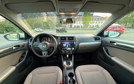 Volkswagen Jetta VI, 2012 год, 1 050 000 рублей, 8 фотография